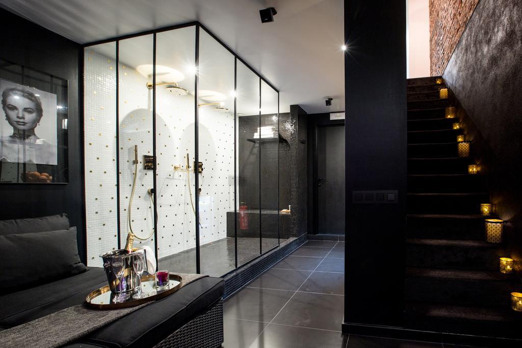 Chambre Avec Jacuzzi Sauna Privatif Bruselas Exterior foto