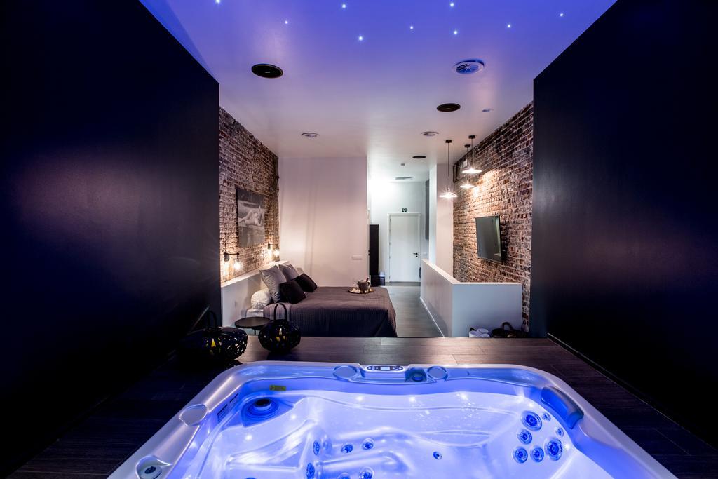 Chambre Avec Jacuzzi Sauna Privatif Bruselas Exterior foto